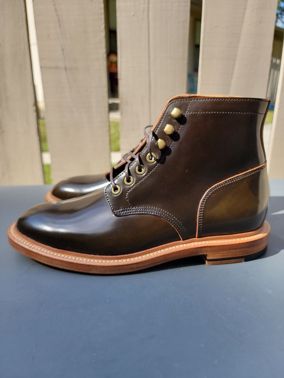 Photo by luisRuiz1125 on November 2, 2022 of the Grant Stone Diesel Boot in Horween Maduro Shell Cordovan.