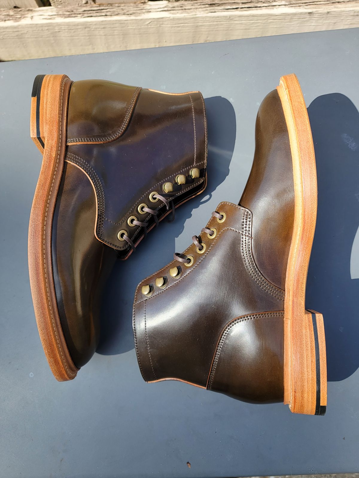 Photo by luisRuiz1125 on November 2, 2022 of the Grant Stone Diesel Boot in Horween Maduro Shell Cordovan.
