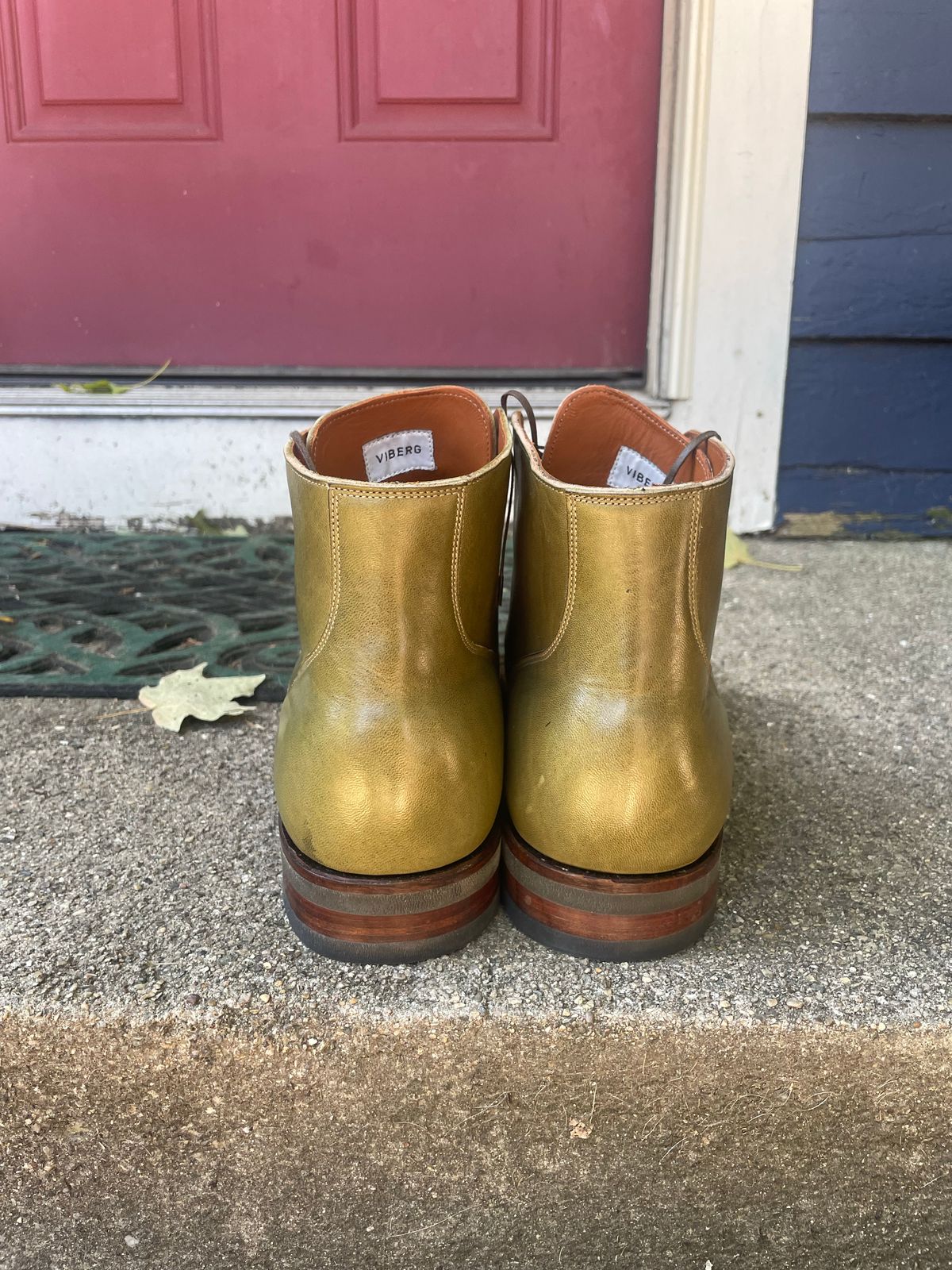 Photo by rrubes16 on October 3, 2022 of the Viberg Service Boot PCT in Shinki Olive Latigo Horsehide.