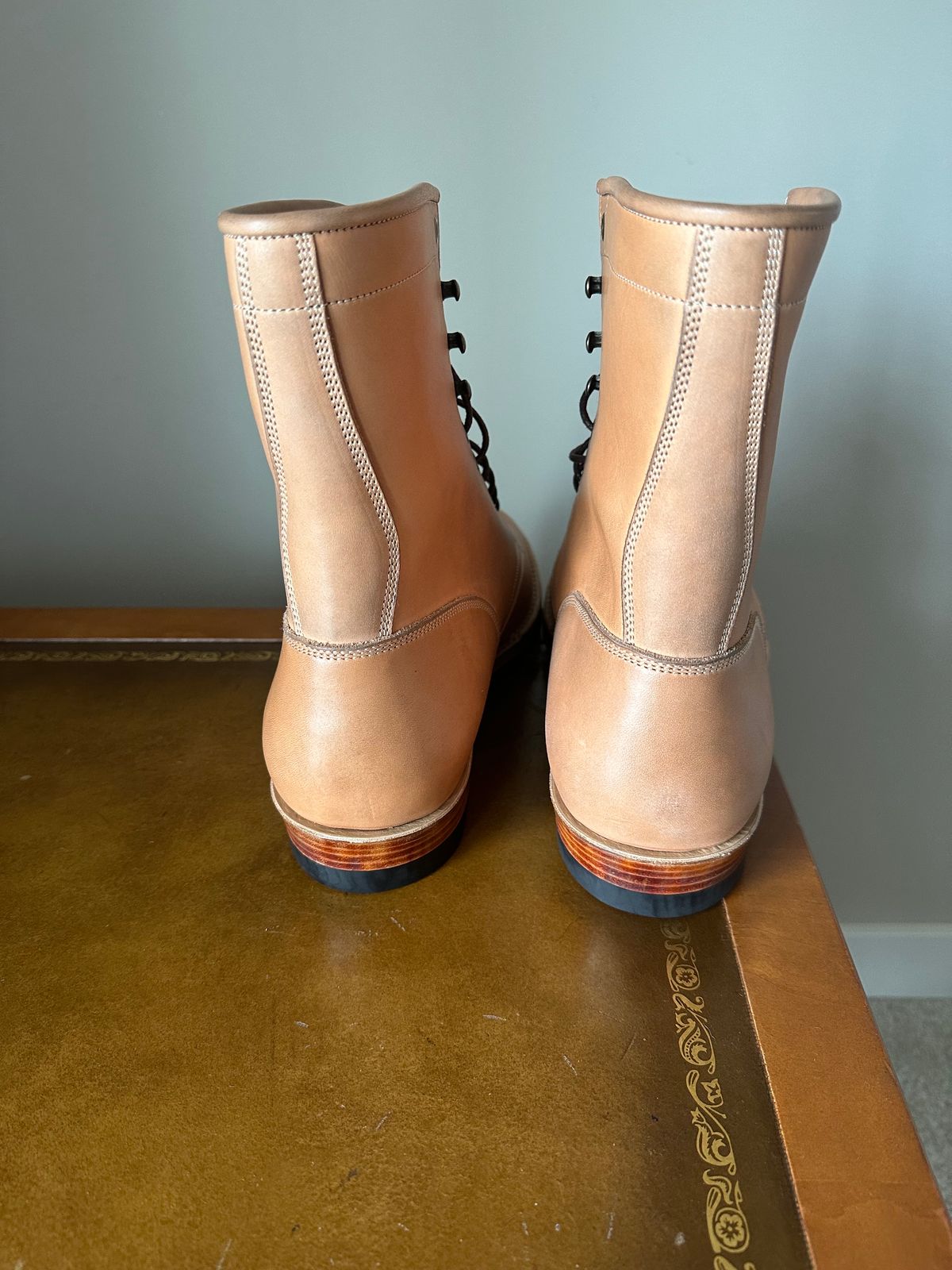 Photo by rrubes16 on October 4, 2023 of the Onderhoud SVC02 Packer Boot in Horween Natural Essex.