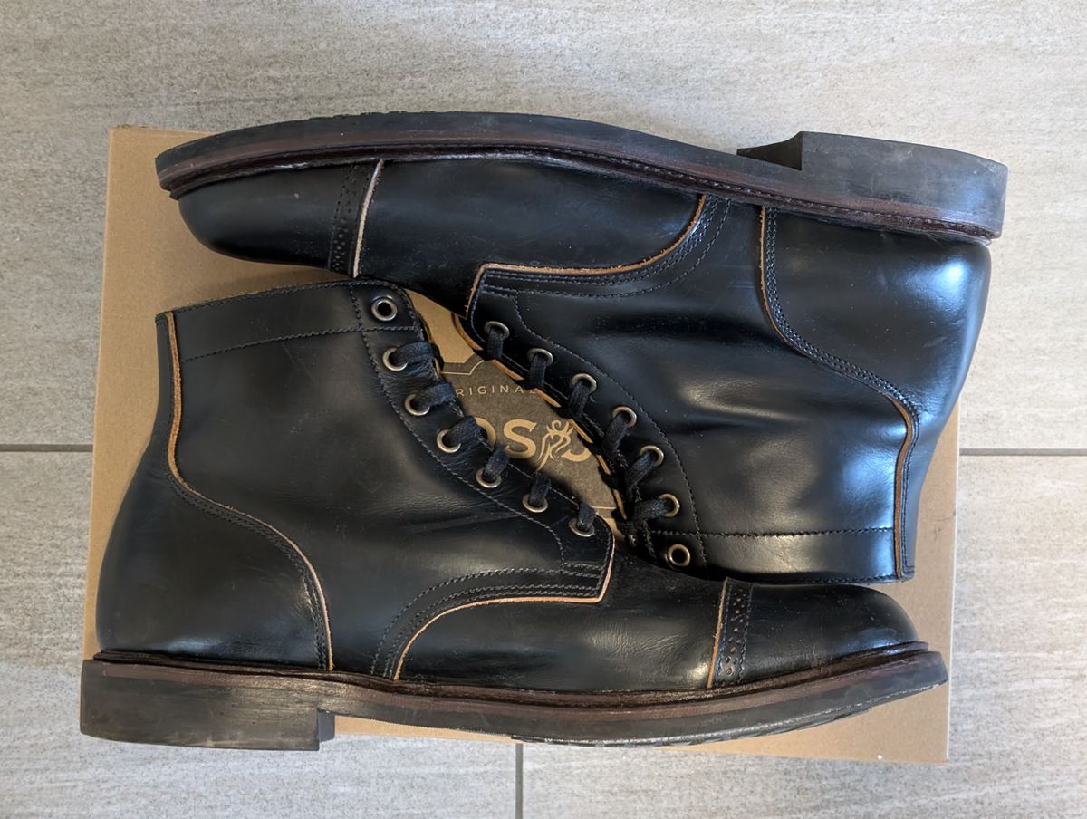 Photo by Marky on December 2, 2024 of the Luosjiet Service Boot in Black Teacore OTA.