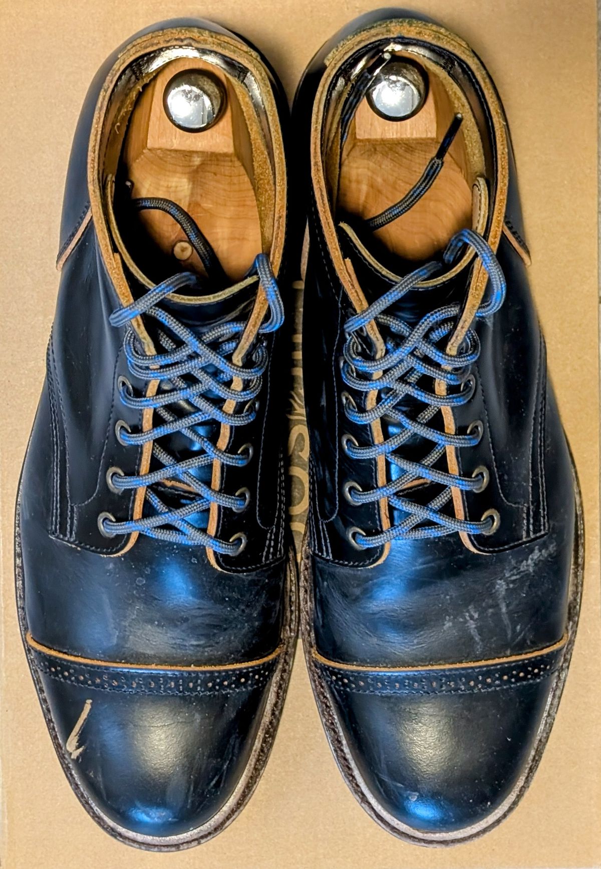 Photo by Marky on January 1, 2025 of the Luosjiet Service Boot in Black Teacore OTA.