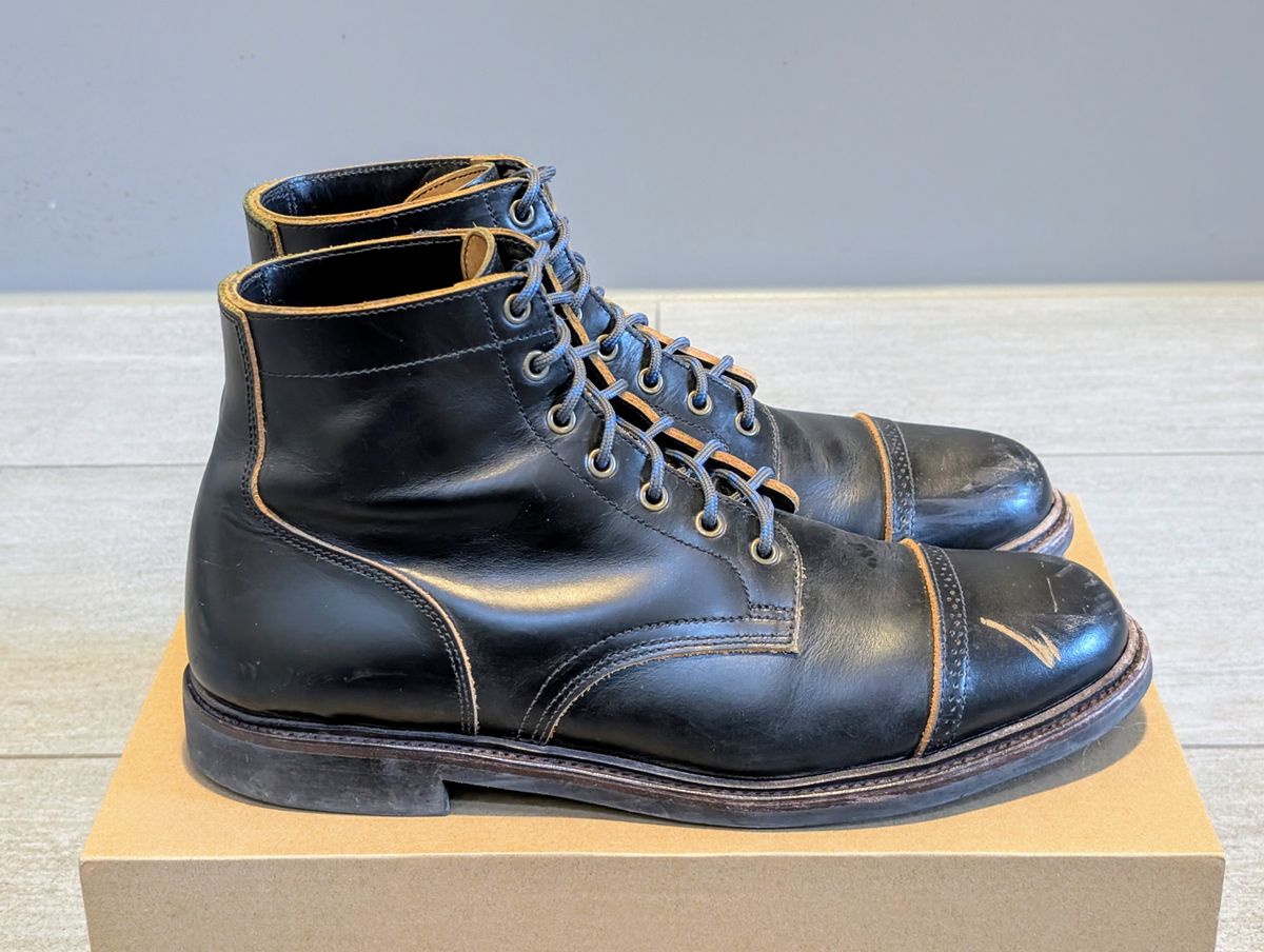 Photo by Marky on February 3, 2025 of the Luosjiet Service Boot in Black Teacore OTA.
