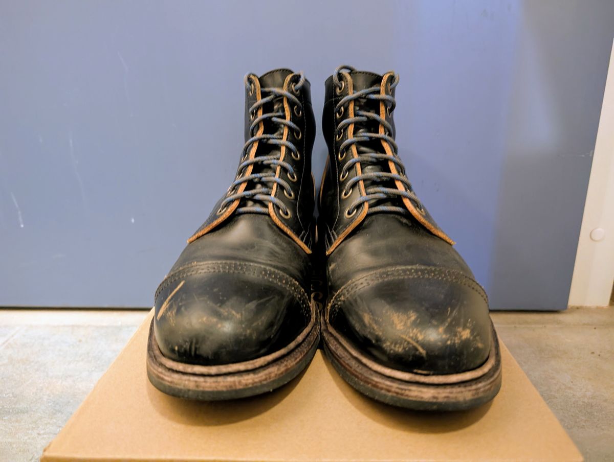 Photo by Marky on March 6, 2025 of the Luosjiet Service Boot in Black Teacore OTA.
