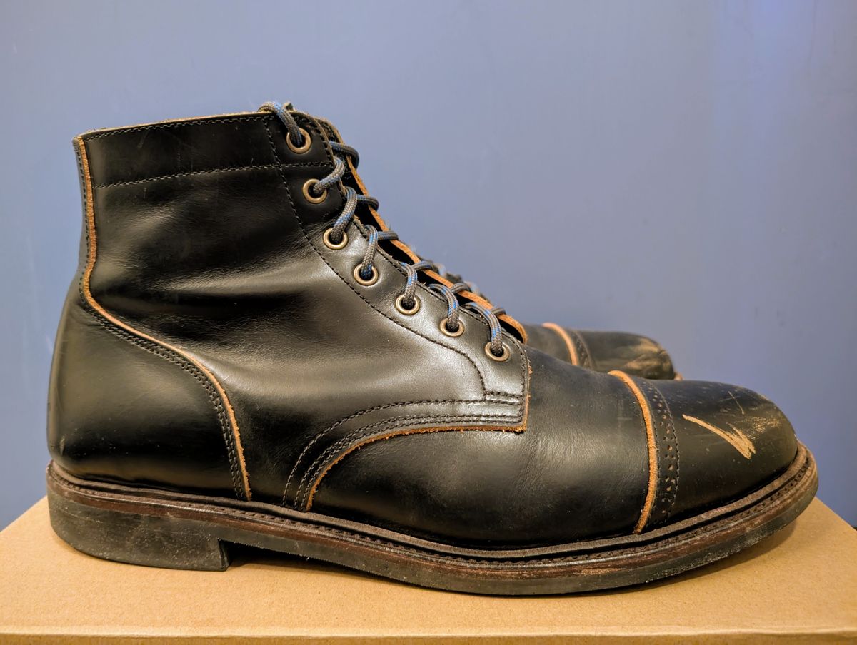 Photo by Marky on March 6, 2025 of the Luosjiet Service Boot in Black Teacore OTA.