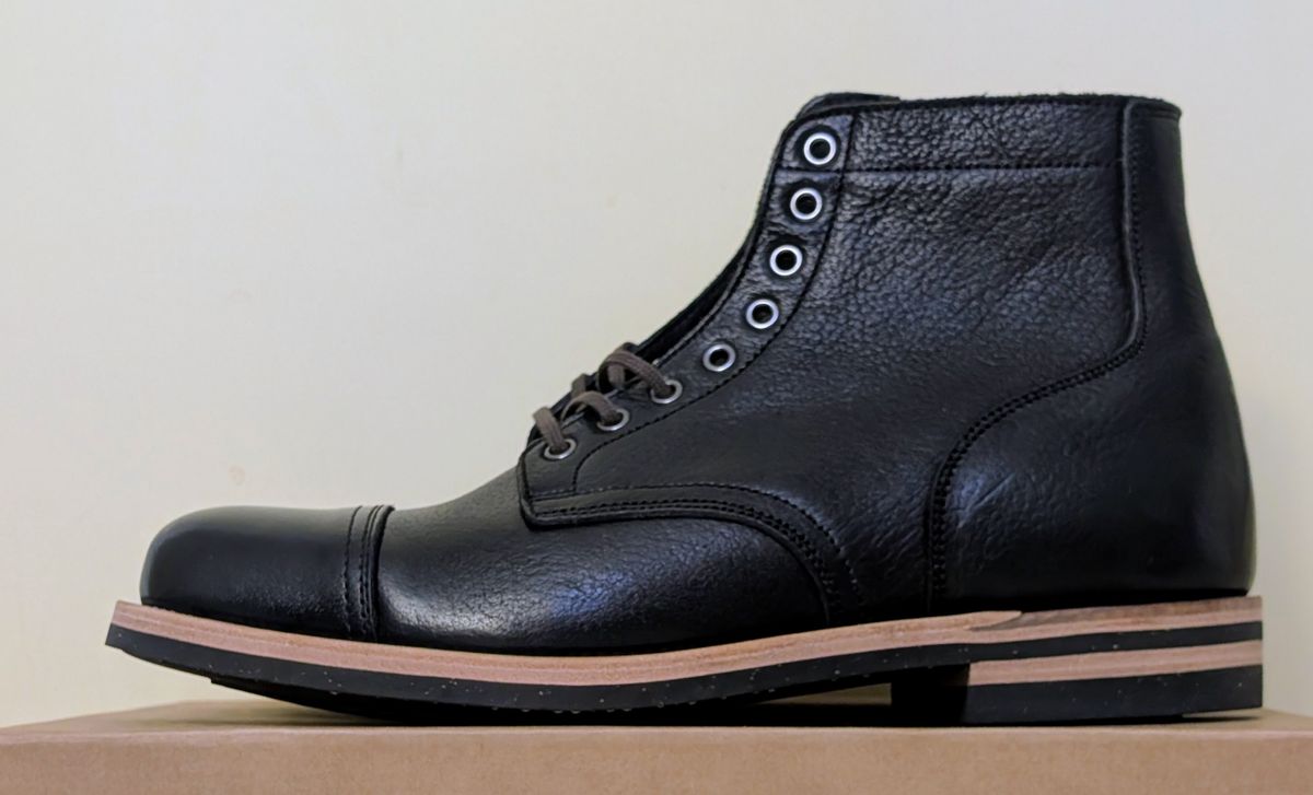 Photo by Marky on January 12, 2026 of the Luosjiet Service Boot in Yak.