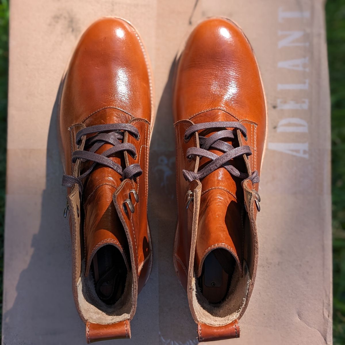 Photo by atgrey on October 1, 2023 of the Adelante The Havana in Chestnut Full Grain.