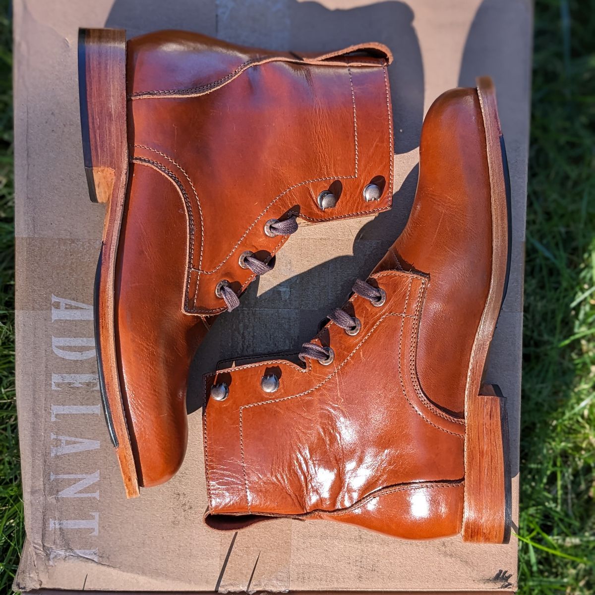 Photo by atgrey on October 3, 2023 of the Adelante The Havana in Chestnut Full Grain.