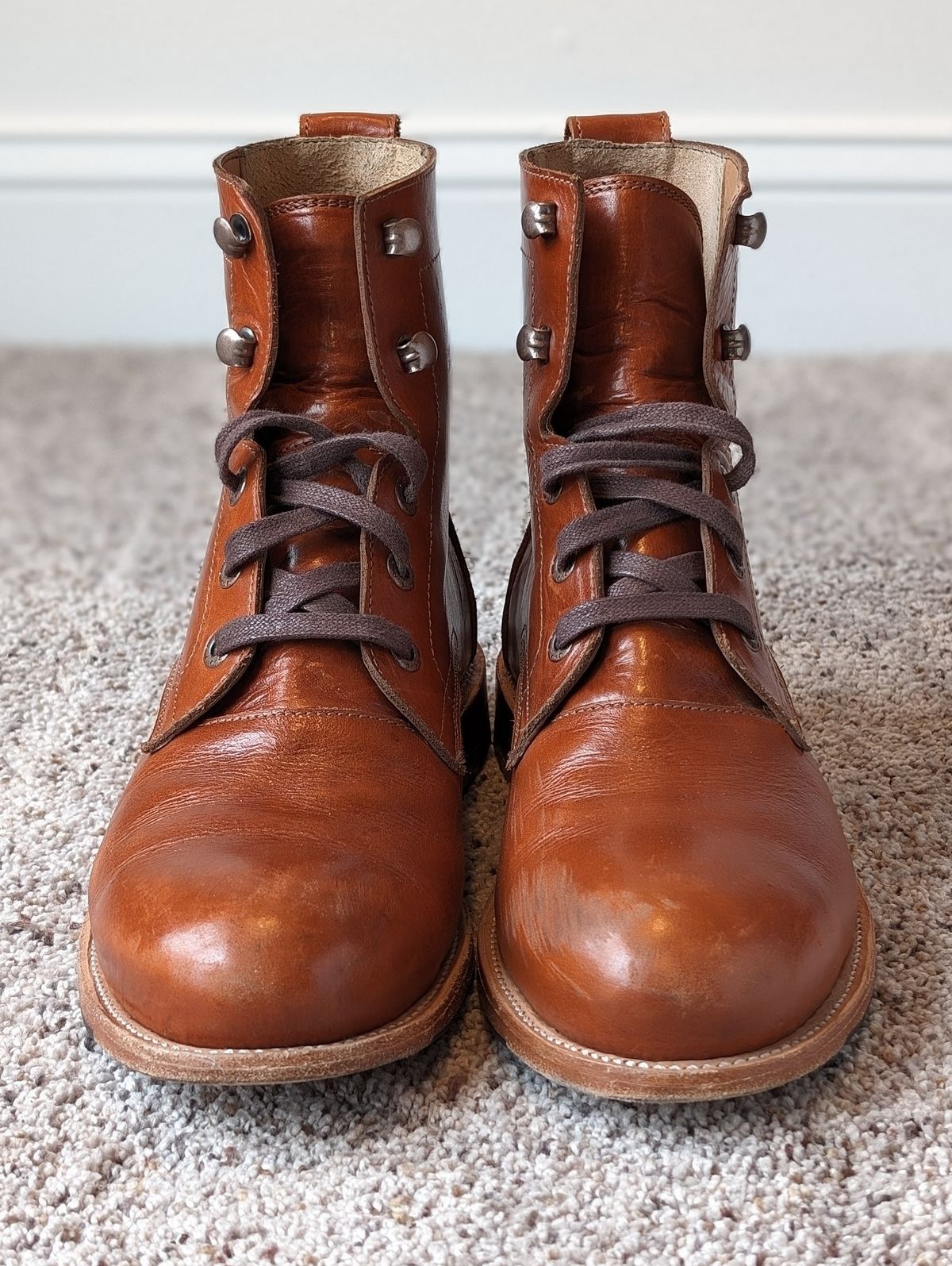 Photo by atgrey on December 4, 2023 of the Adelante The Havana in Chestnut Full Grain.