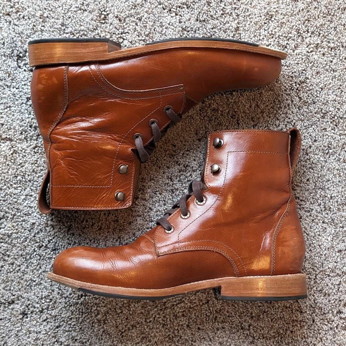 Photo by atgrey on December 4, 2023 of the Adelante The Havana in Chestnut Full Grain.
