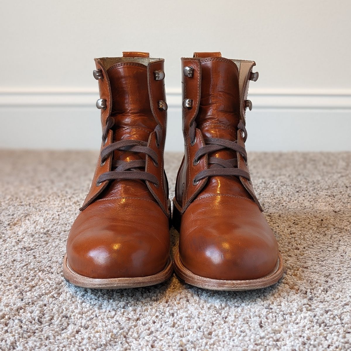 Photo by atgrey on January 5, 2024 of the Adelante The Havana in Chestnut Full Grain.