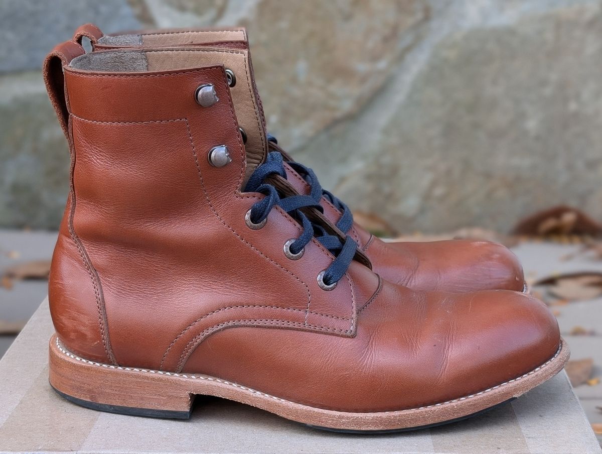 Photo by atgrey on November 1, 2024 of the Adelante The Havana in Chestnut Full Grain.