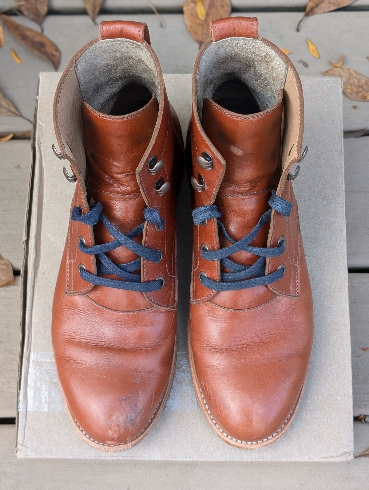 Photo by atgrey on November 1, 2024 of the Adelante The Havana in Chestnut Full Grain.