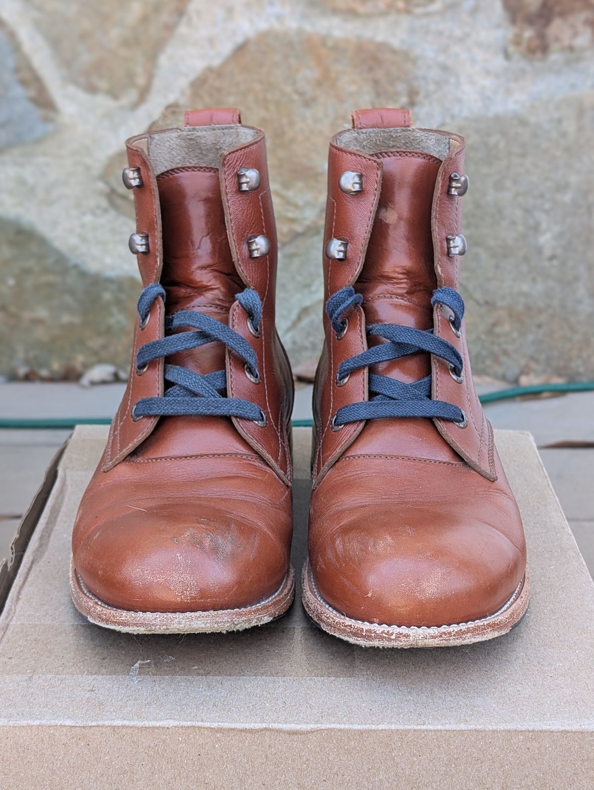 Photo by atgrey on December 2, 2024 of the Adelante The Havana in Chestnut Full Grain.