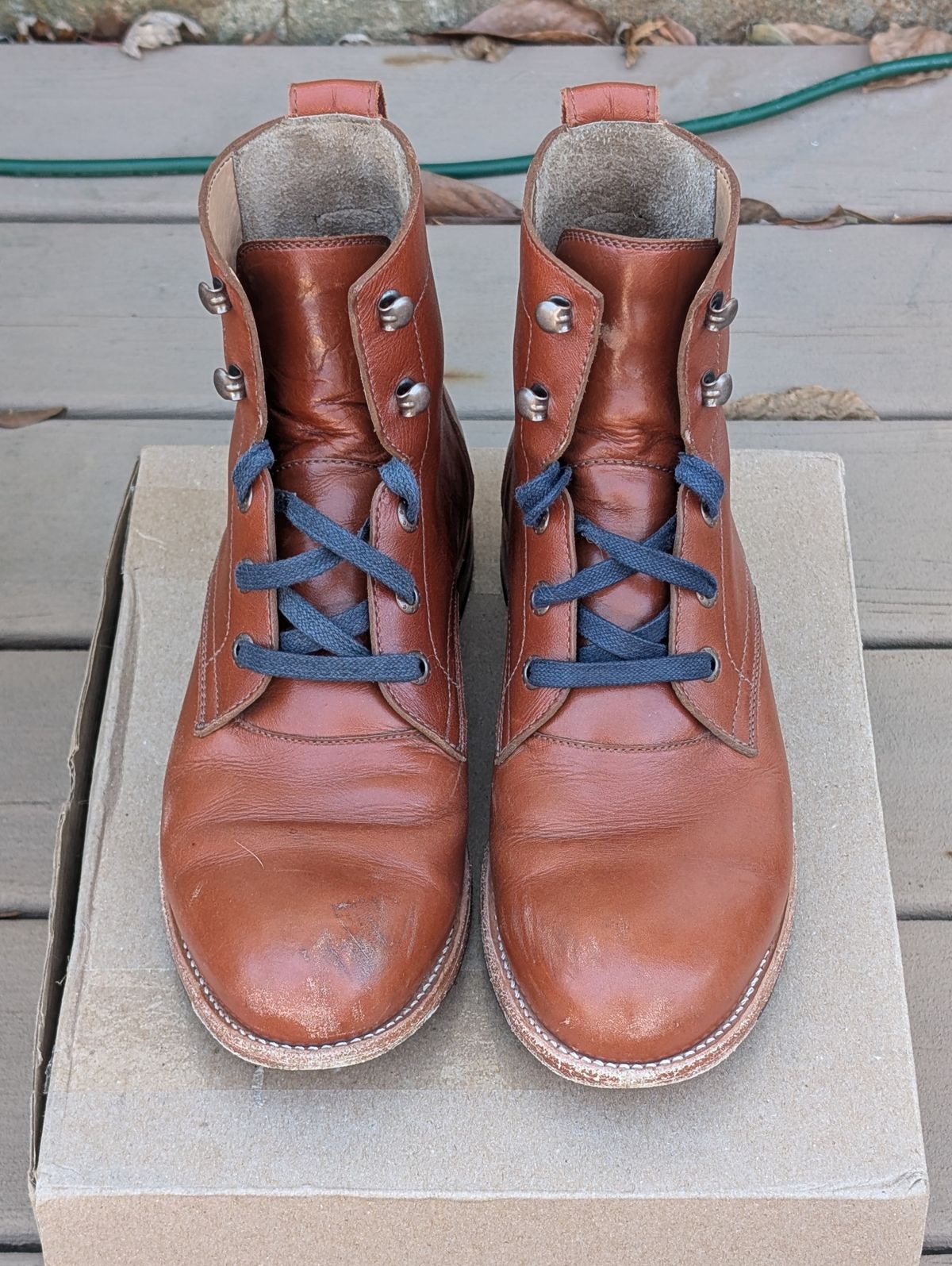 Photo by atgrey on December 2, 2024 of the Adelante The Havana in Chestnut Full Grain.