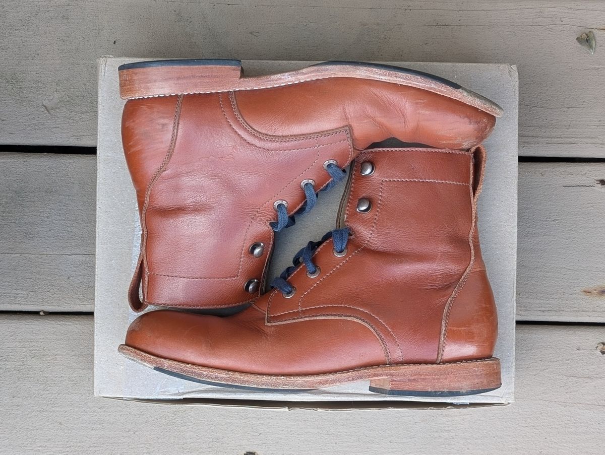 Photo by atgrey on January 4, 2025 of the Adelante The Havana in Chestnut Full Grain.