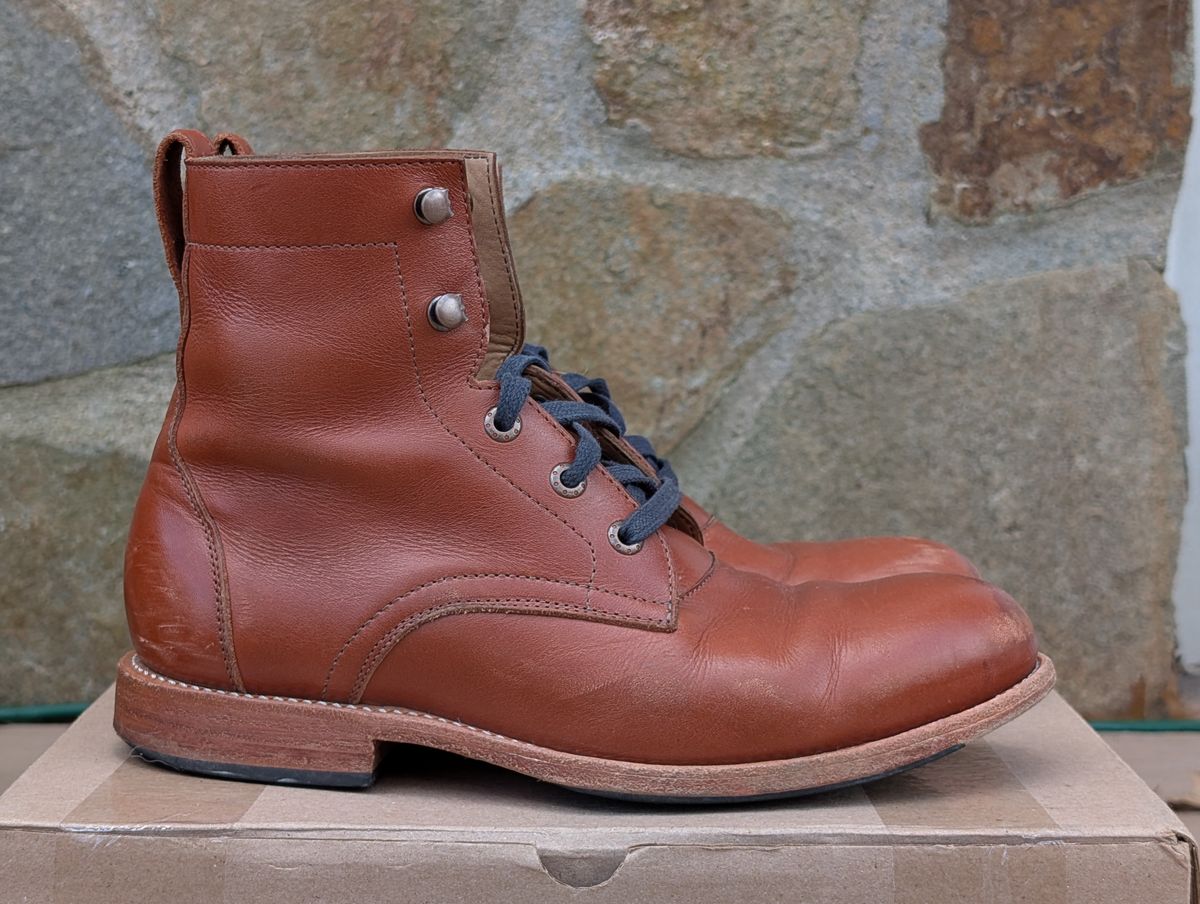 Photo by atgrey on January 4, 2025 of the Adelante The Havana in Chestnut Full Grain.