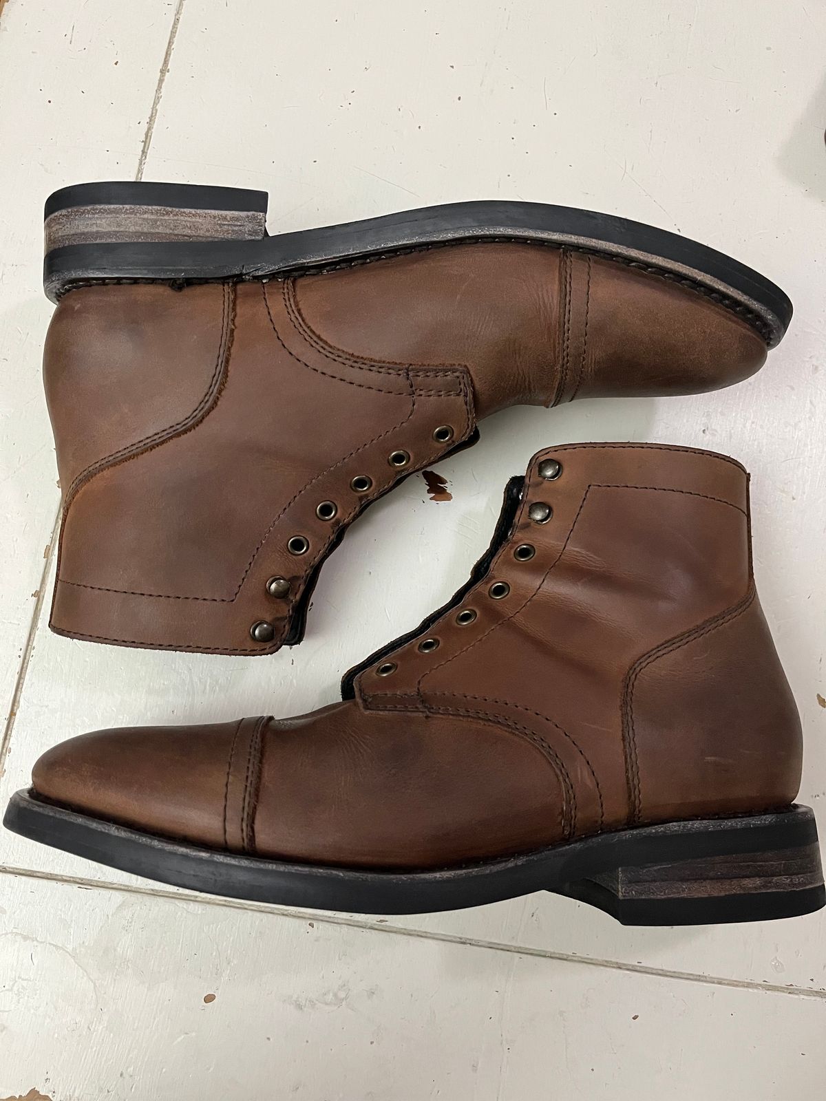 Photo by drew_15 on February 2, 2023 of the Thursday Captain in Terracotta Full Grain.