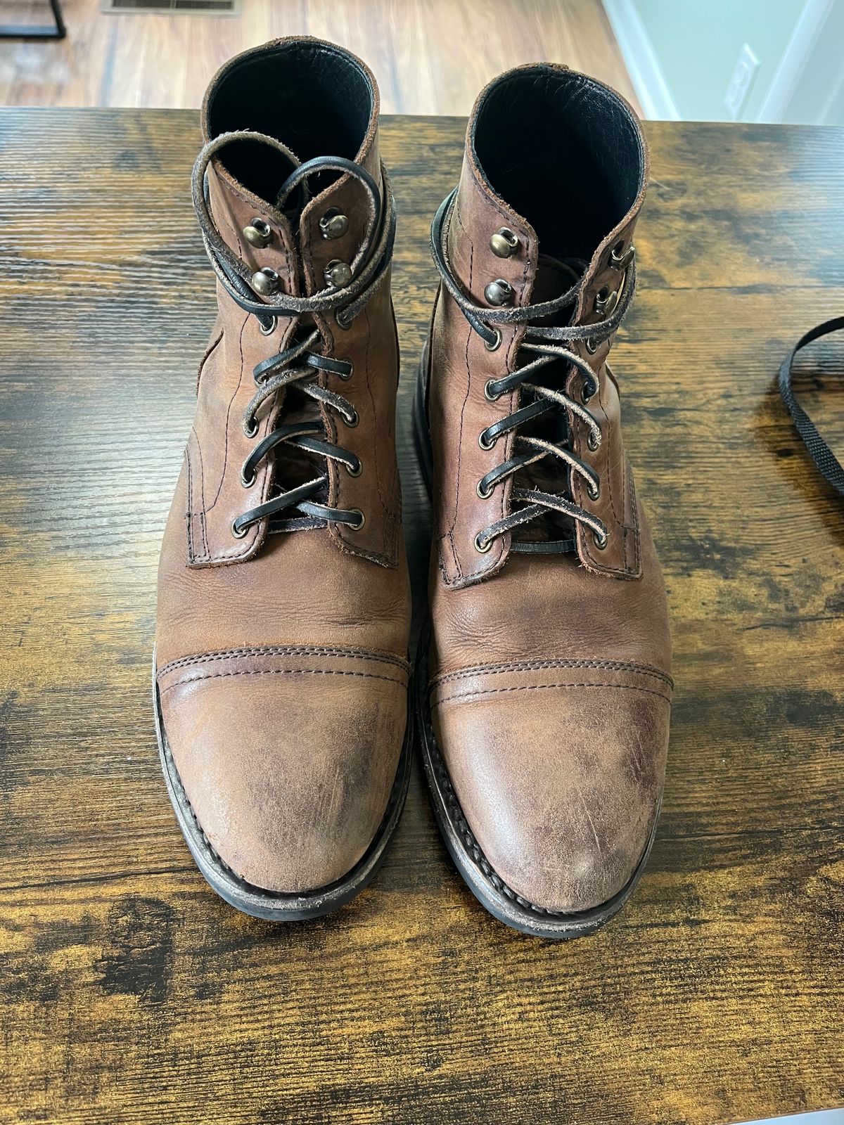 Photo by drew_15 on August 9, 2023 of the Thursday Captain in Terracotta Full Grain.