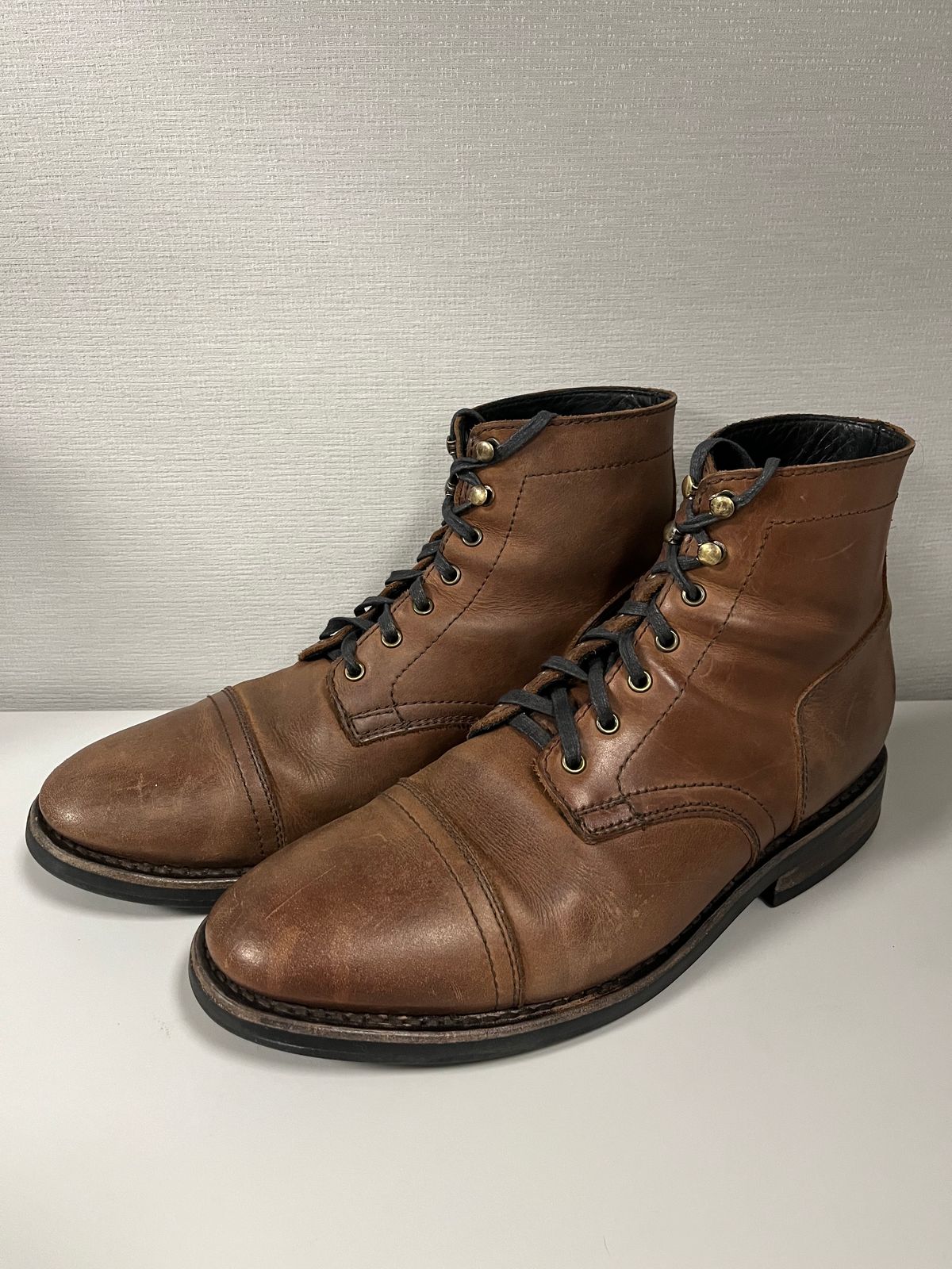 Photo by drew_15 on November 29, 2023 of the Thursday Captain in Terracotta Full Grain.