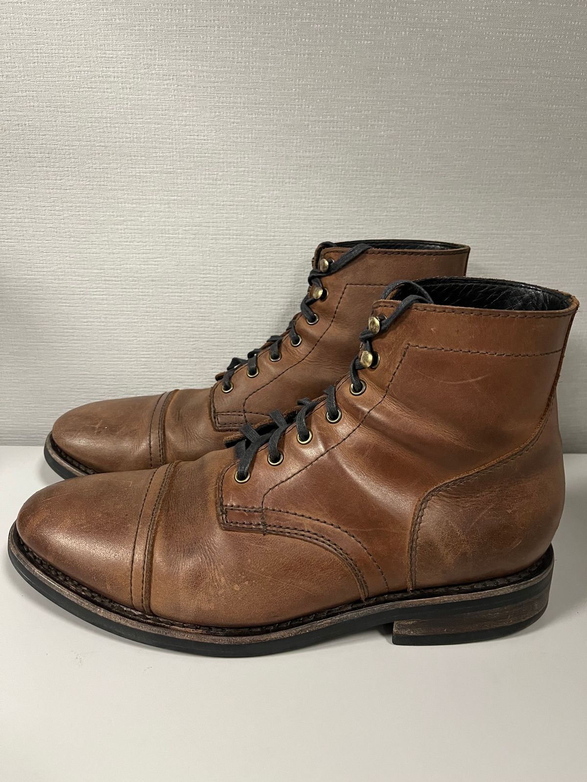 Photo by drew_15 on November 29, 2023 of the Thursday Captain in Terracotta Full Grain.