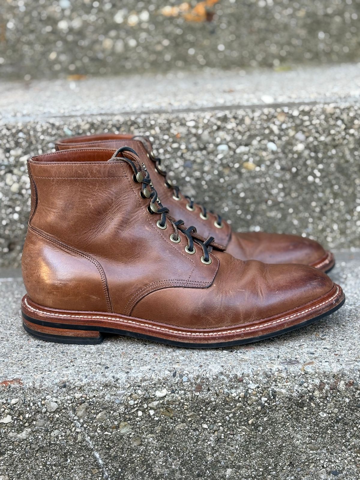 Photo by drew_15 on November 3, 2025 of the Grant Stone Diesel Boot in Horween Dune Chromexcel.