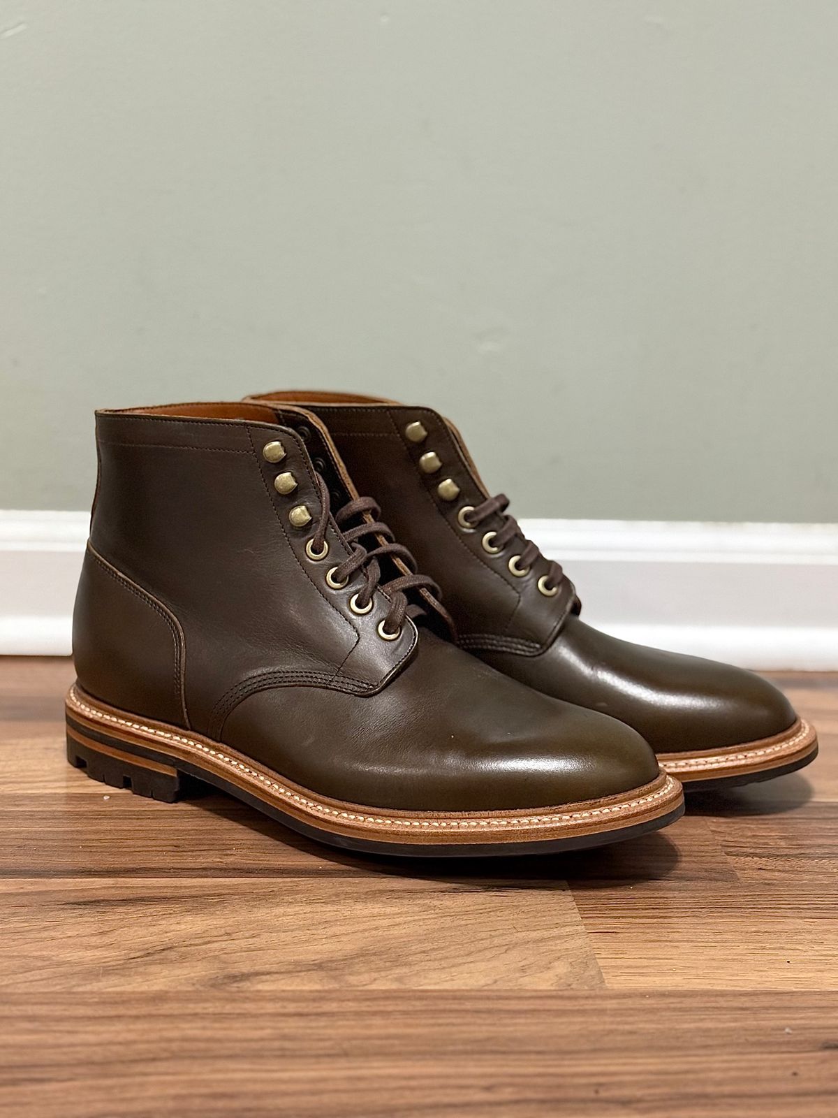 Photo by drew_15 on January 11, 2026 of the Grant Stone Diesel Boot in Horween Dark Olive Chromexcel.