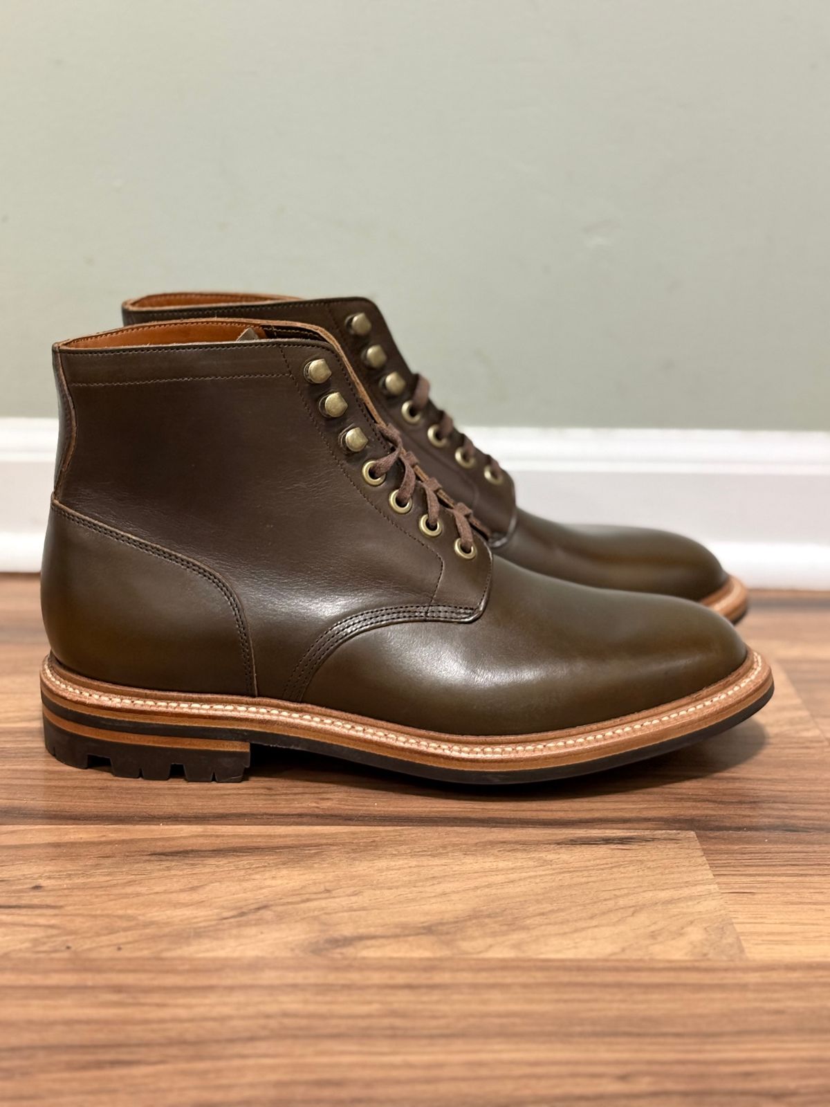 Photo by drew_15 on January 11, 2026 of the Grant Stone Diesel Boot in Horween Dark Olive Chromexcel.