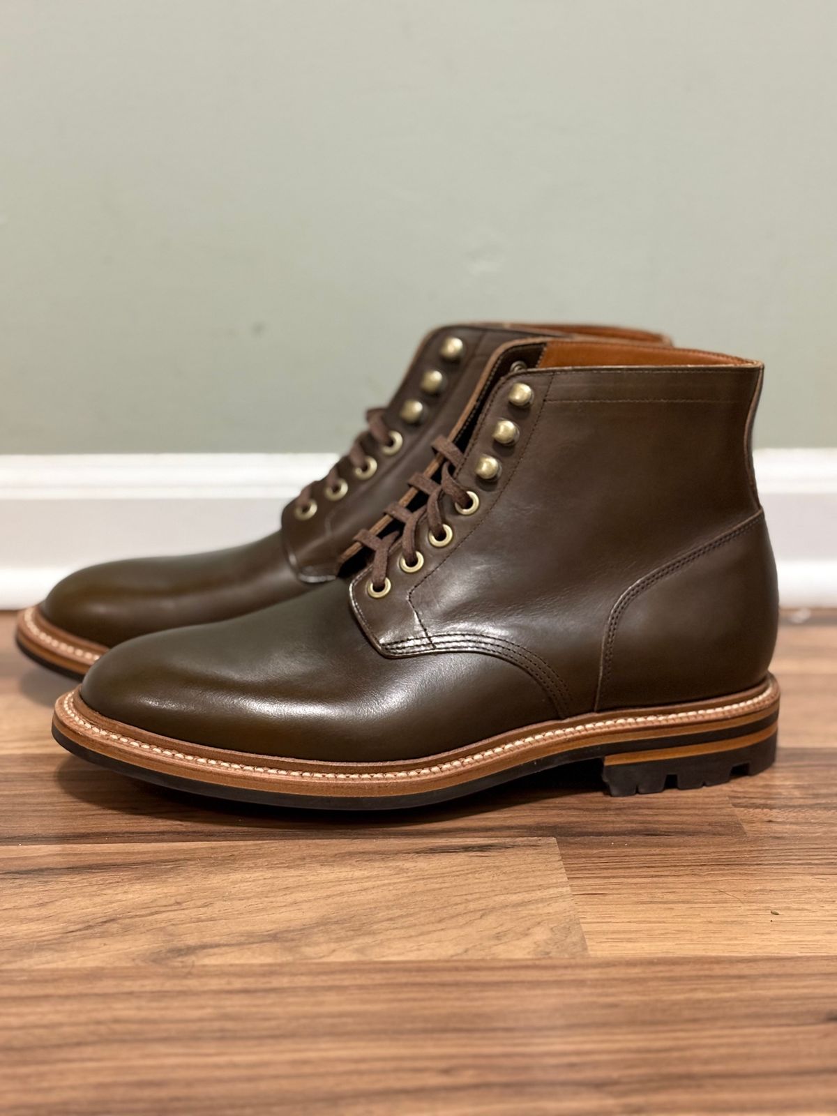 Photo by drew_15 on January 11, 2026 of the Grant Stone Diesel Boot in Horween Dark Olive Chromexcel.