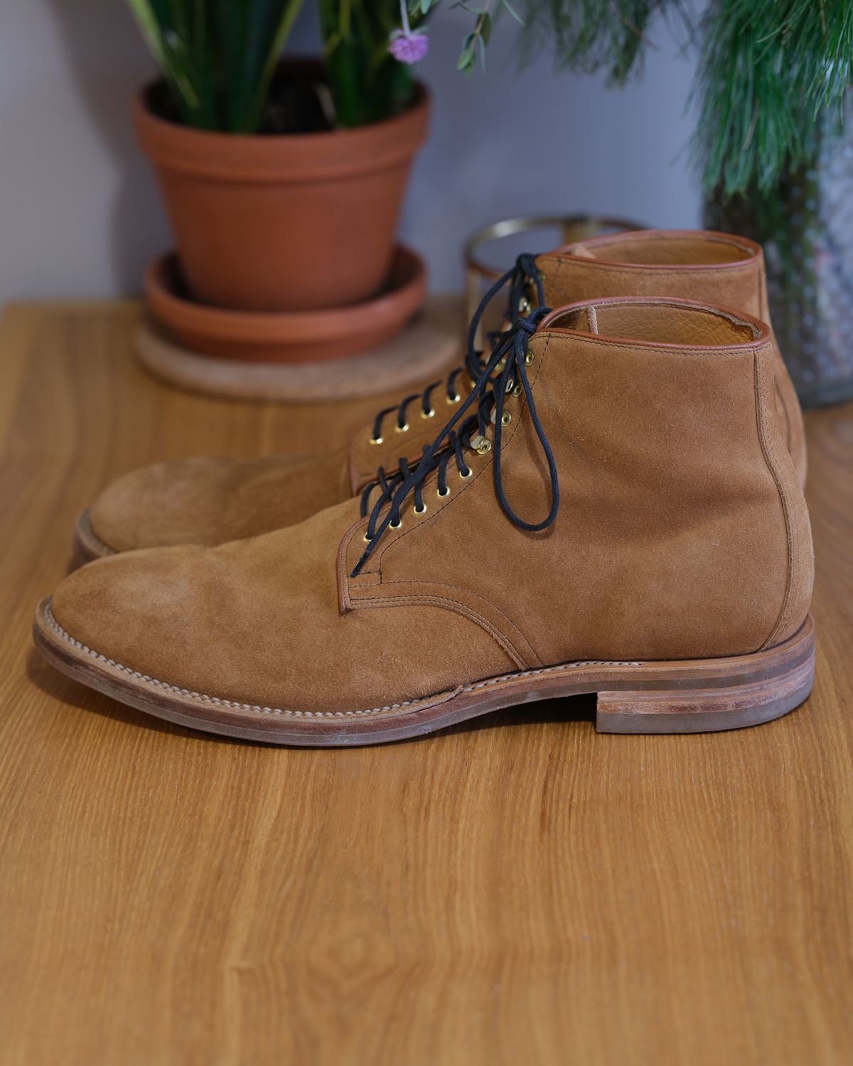 Photo by thepatinaarena on December 3, 2023 of the Viberg Derby Boot in C.F. Stead Anise Calf Suede.