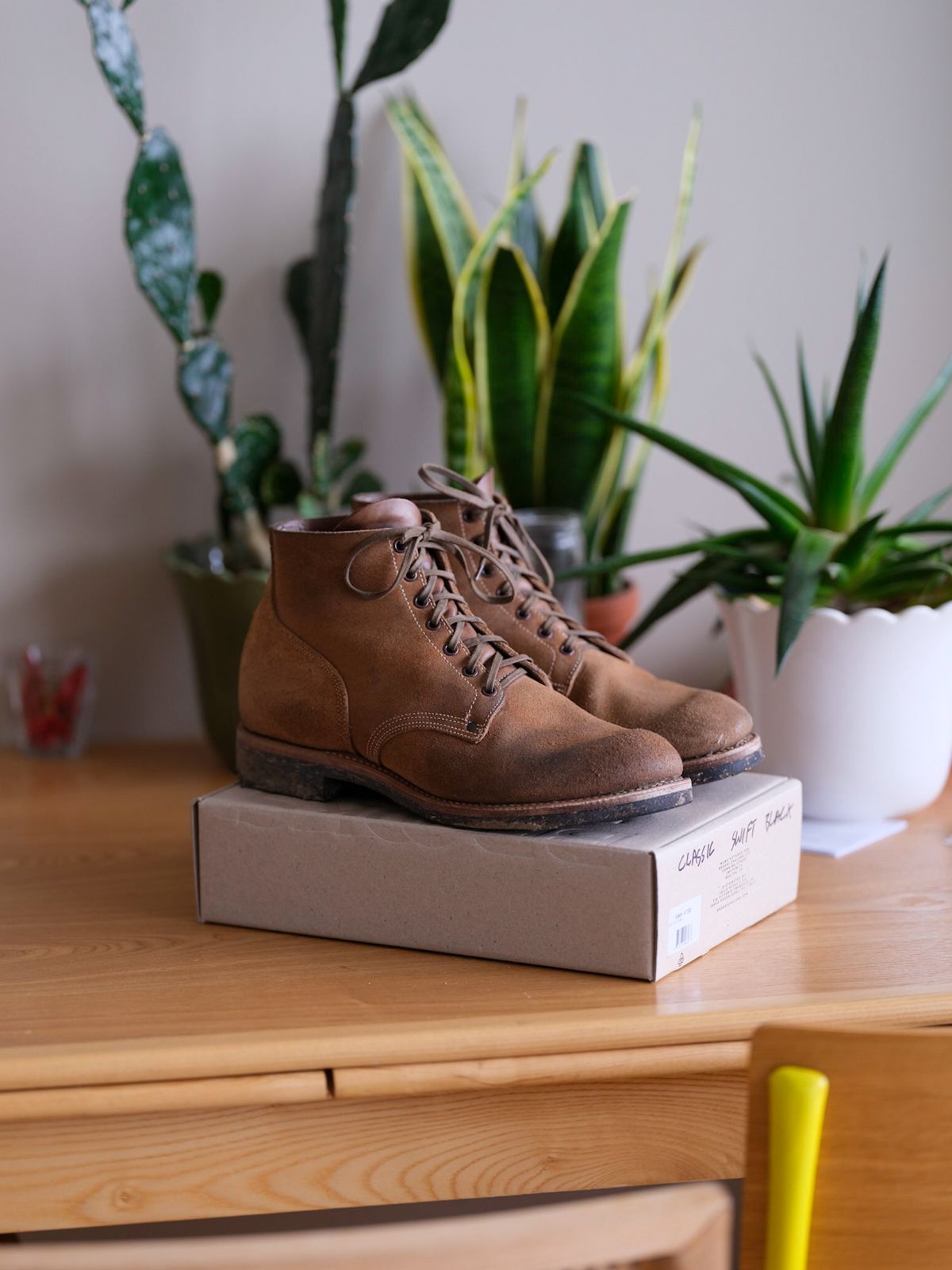 Photo by thepatinaarena on April 30, 2023 of the Viberg Boondocker in Horween Natural Chromexcel Roughout.