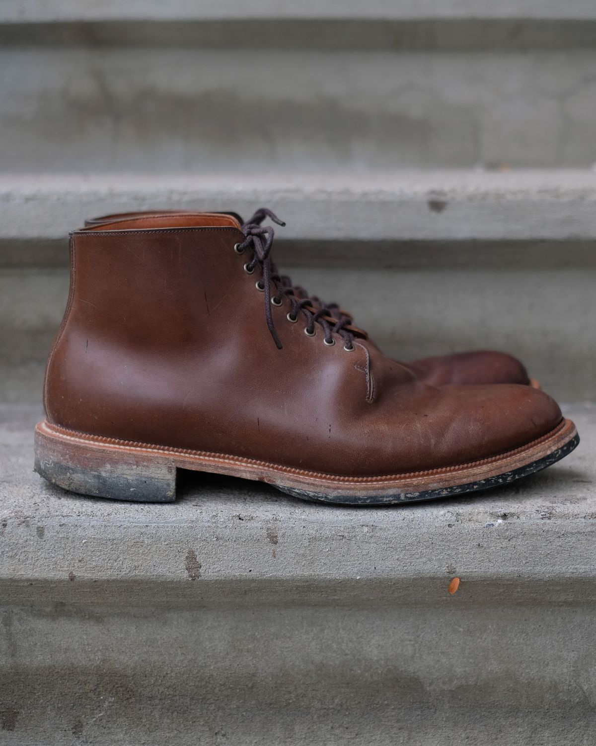 Photo by thepatinaarena on November 1, 2024 of the Viberg Wholecut Derby Boot in Maryam 1071 Horsebutt.