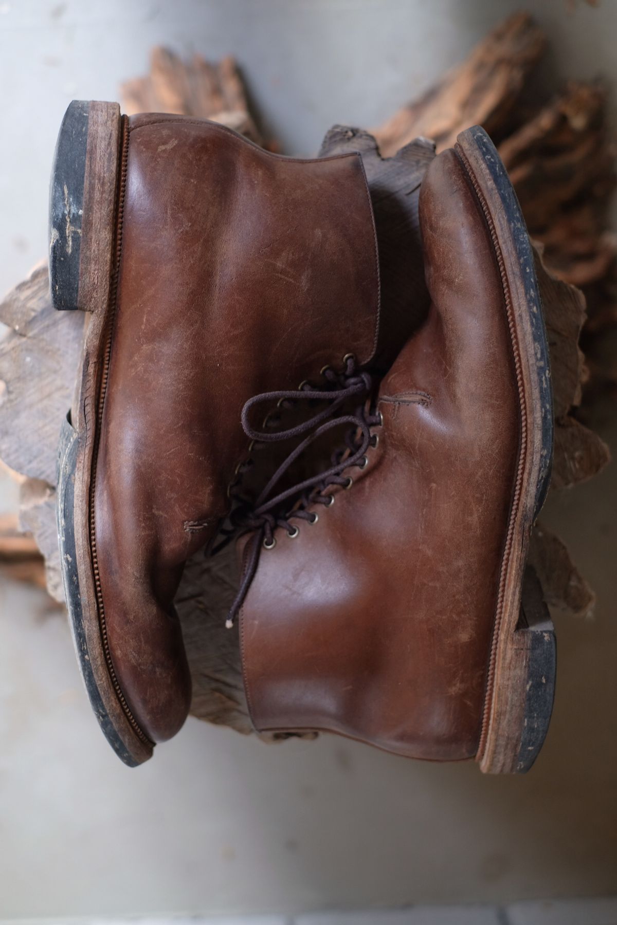Photo by thepatinaarena on February 5, 2025 of the Viberg Wholecut Derby Boot in Maryam 1071 Horsebutt.