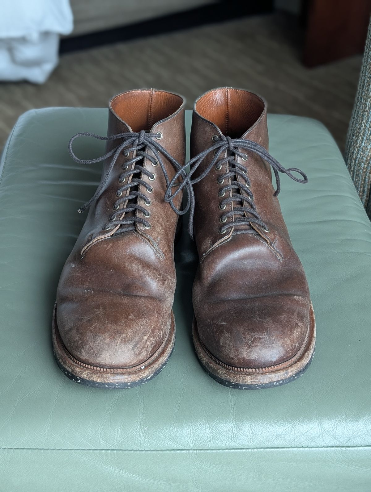 Photo by thepatinaarena on March 5, 2025 of the Viberg Wholecut Derby Boot in Maryam 1071 Horsebutt.