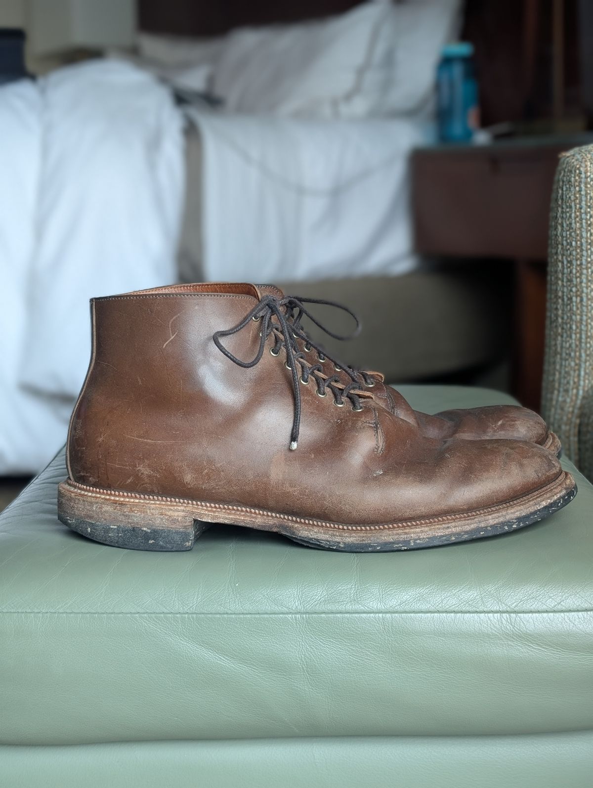 Photo by thepatinaarena on March 5, 2025 of the Viberg Wholecut Derby Boot in Maryam 1071 Horsebutt.