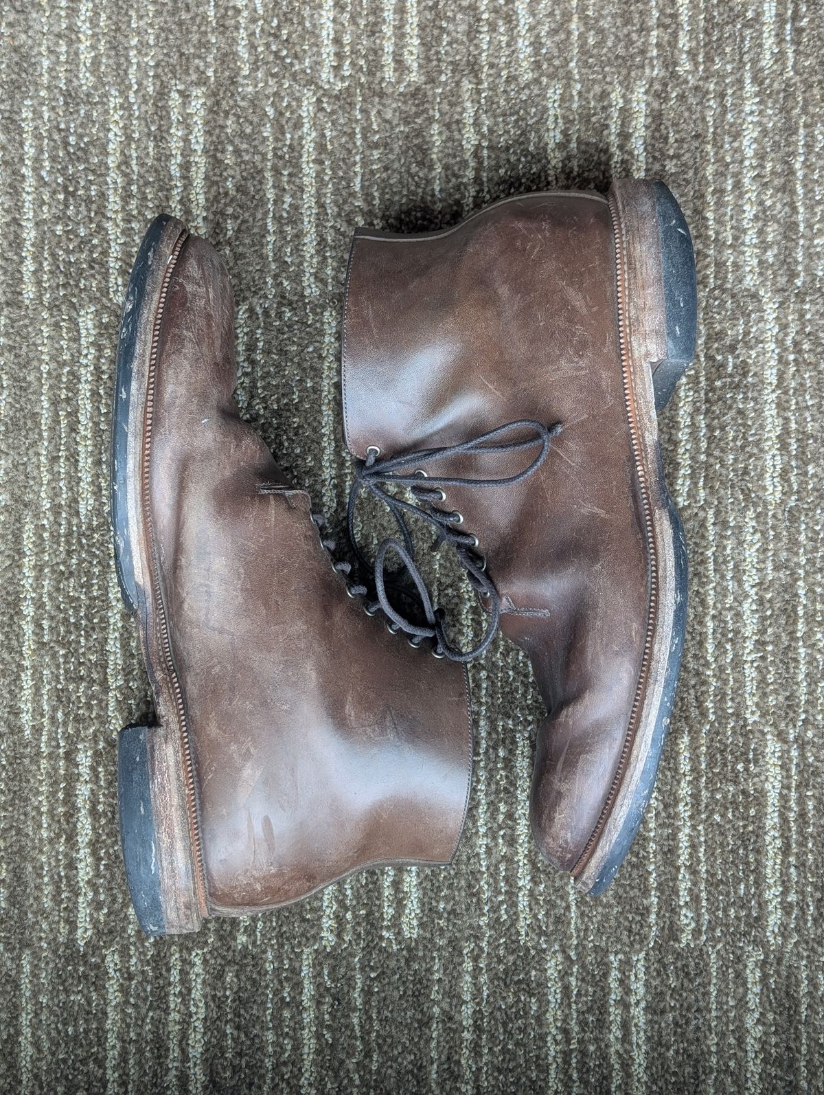 Photo by thepatinaarena on March 5, 2025 of the Viberg Wholecut Derby Boot in Maryam 1071 Horsebutt.