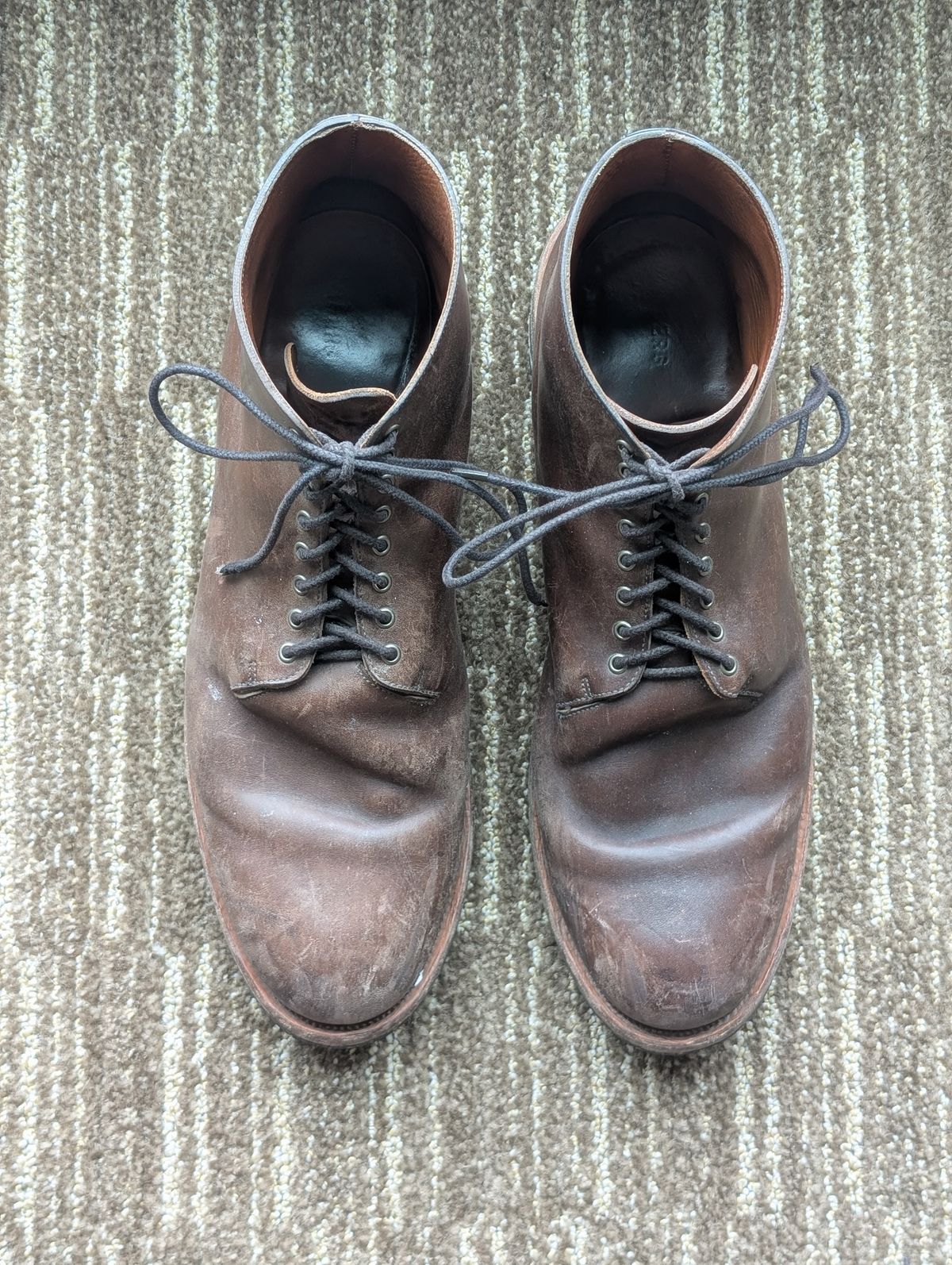 Photo by thepatinaarena on March 5, 2025 of the Viberg Wholecut Derby Boot in Maryam 1071 Horsebutt.