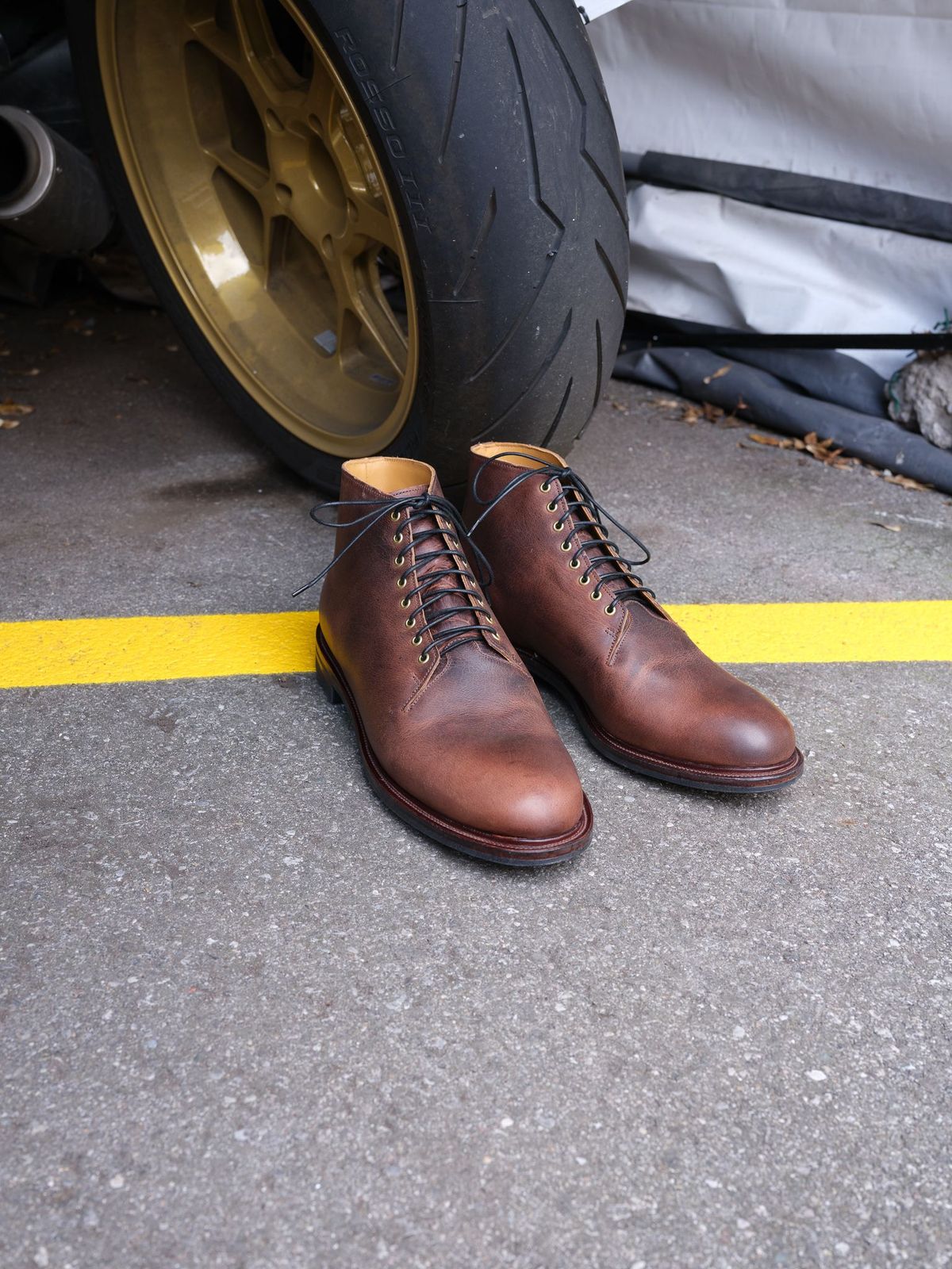 Photo by thepatinaarena on September 30, 2021 of the Viberg Wholecut Derby Boot in Horween Rowdy Dachshund.