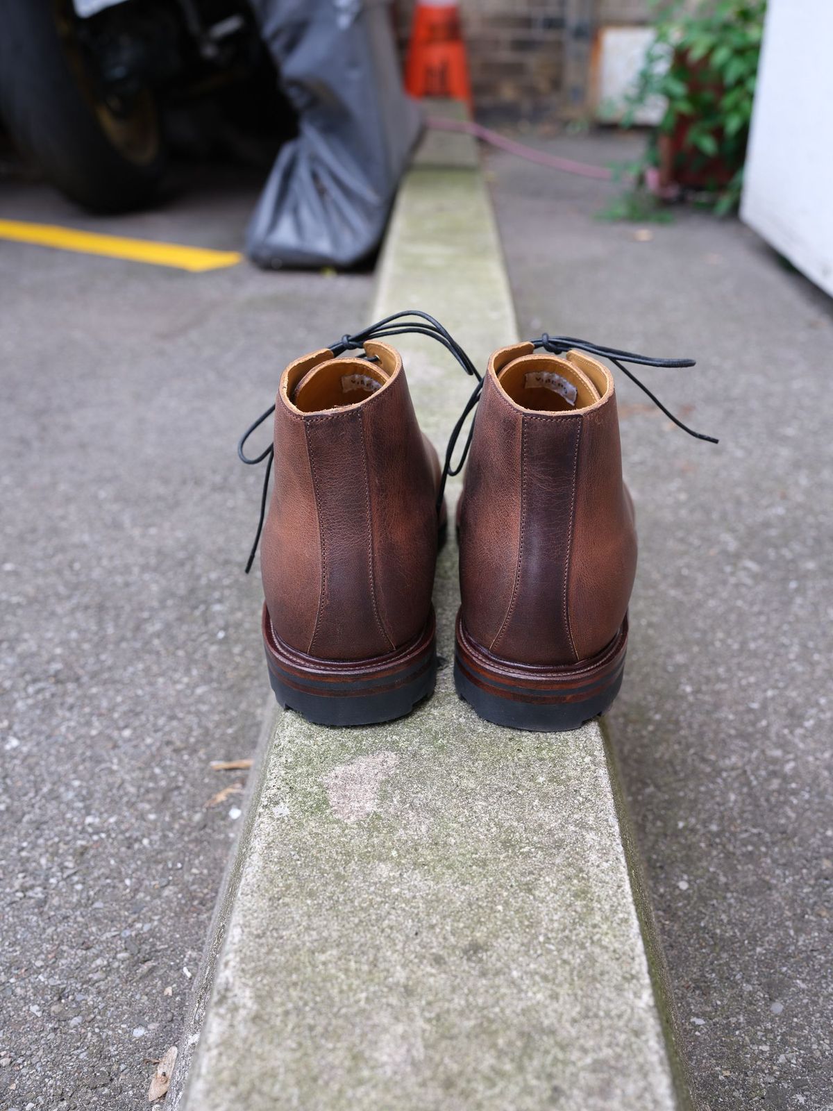 Photo by thepatinaarena on September 30, 2021 of the Viberg Wholecut Derby Boot in Horween Rowdy Dachshund.
