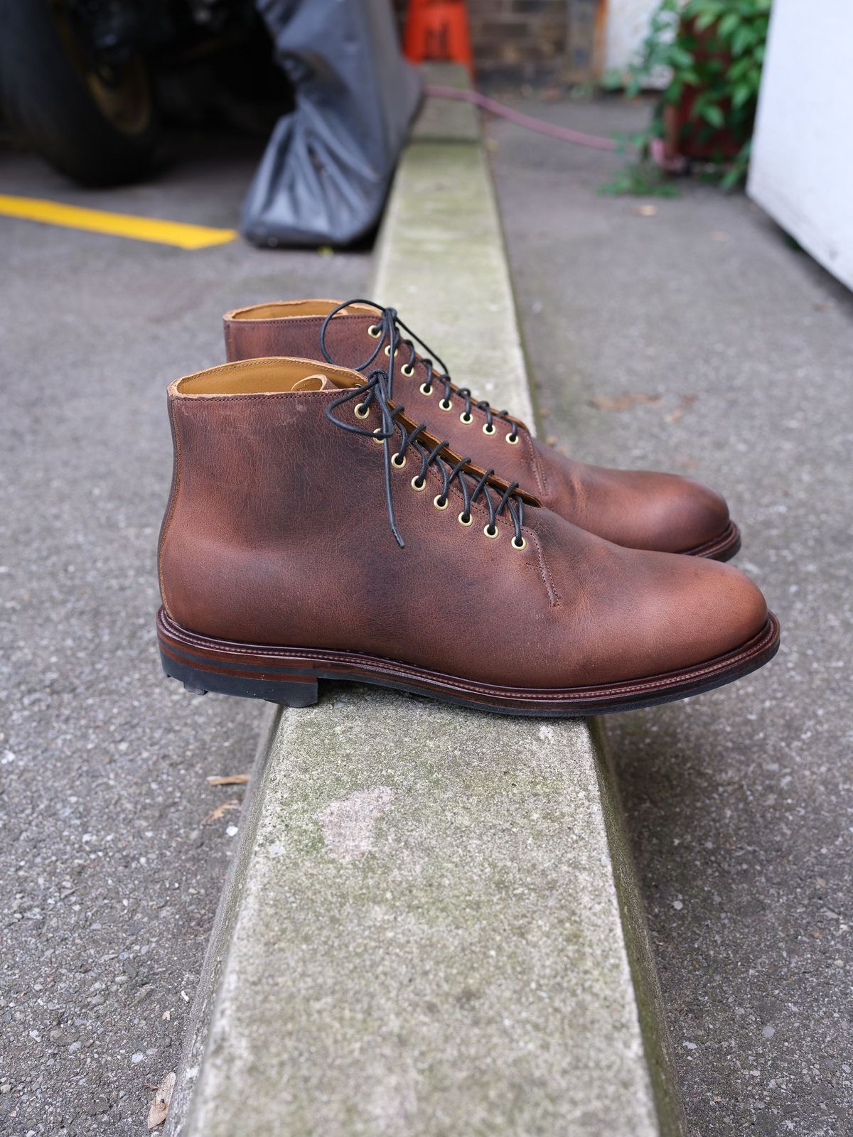 Photo by thepatinaarena on September 30, 2021 of the Viberg Wholecut Derby Boot in Horween Rowdy Dachshund.