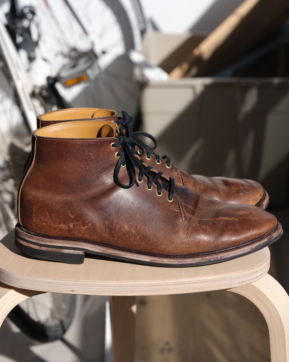 Photo by thepatinaarena on March 4, 2022 of the Viberg Wholecut Derby Boot in Horween Rowdy Dachshund.