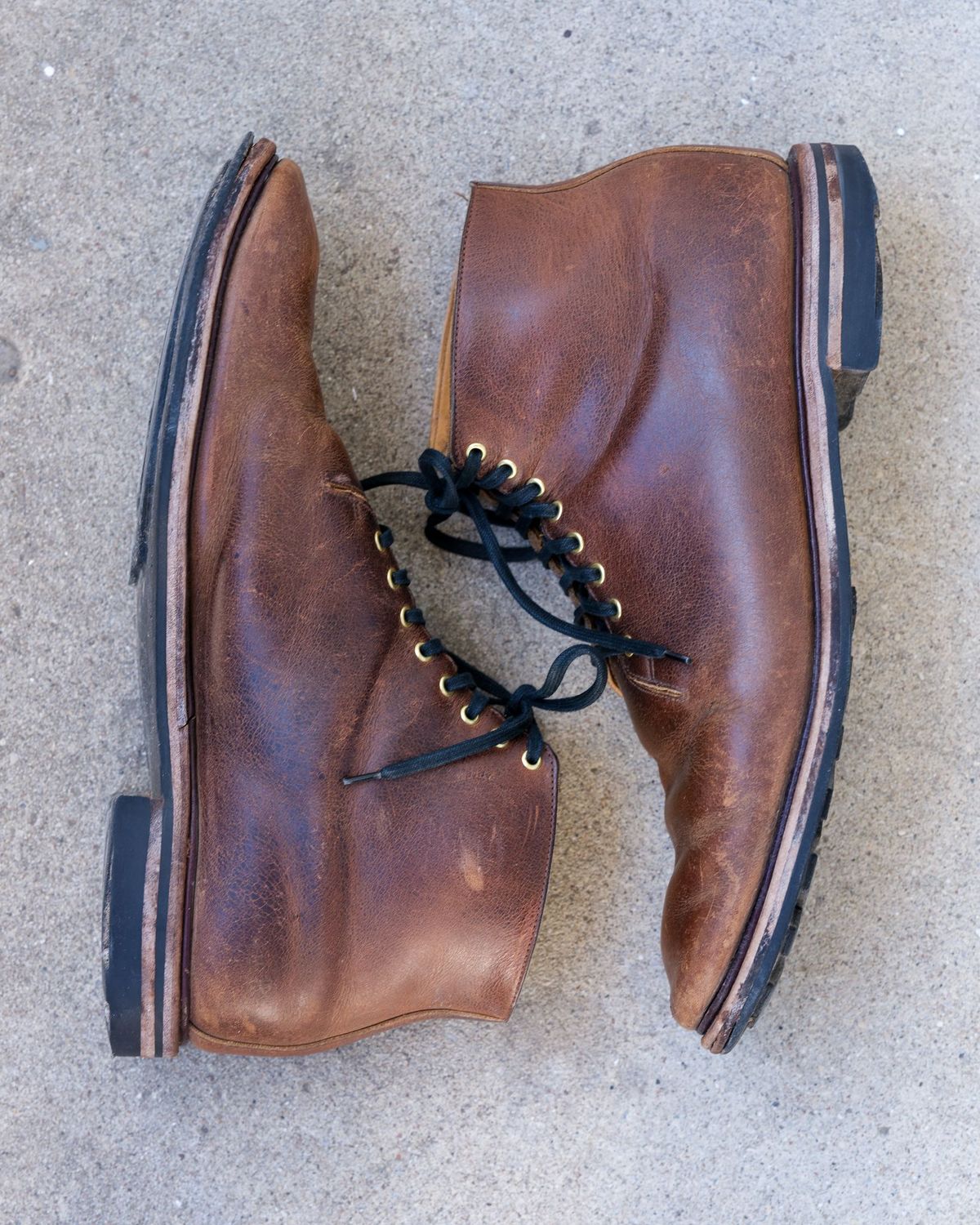 Photo by thepatinaarena on March 4, 2022 of the Viberg Wholecut Derby Boot in Horween Rowdy Dachshund.