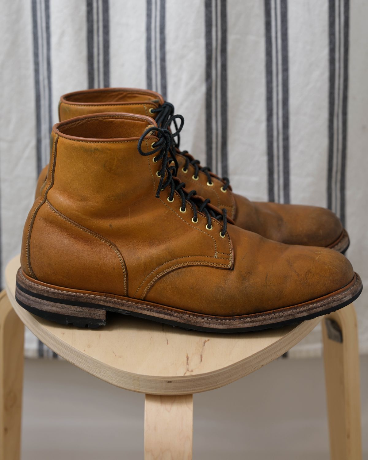 Photo by thepatinaarena on February 5, 2023 of the Viberg Officer Boot in Shinki Camel Latigo Horsehide.