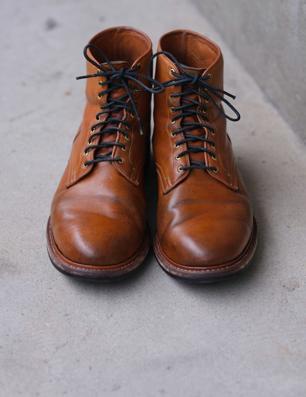 Photo by thepatinaarena on March 1, 2023 of the Viberg Officer Boot in Shinki Camel Latigo Horsehide.