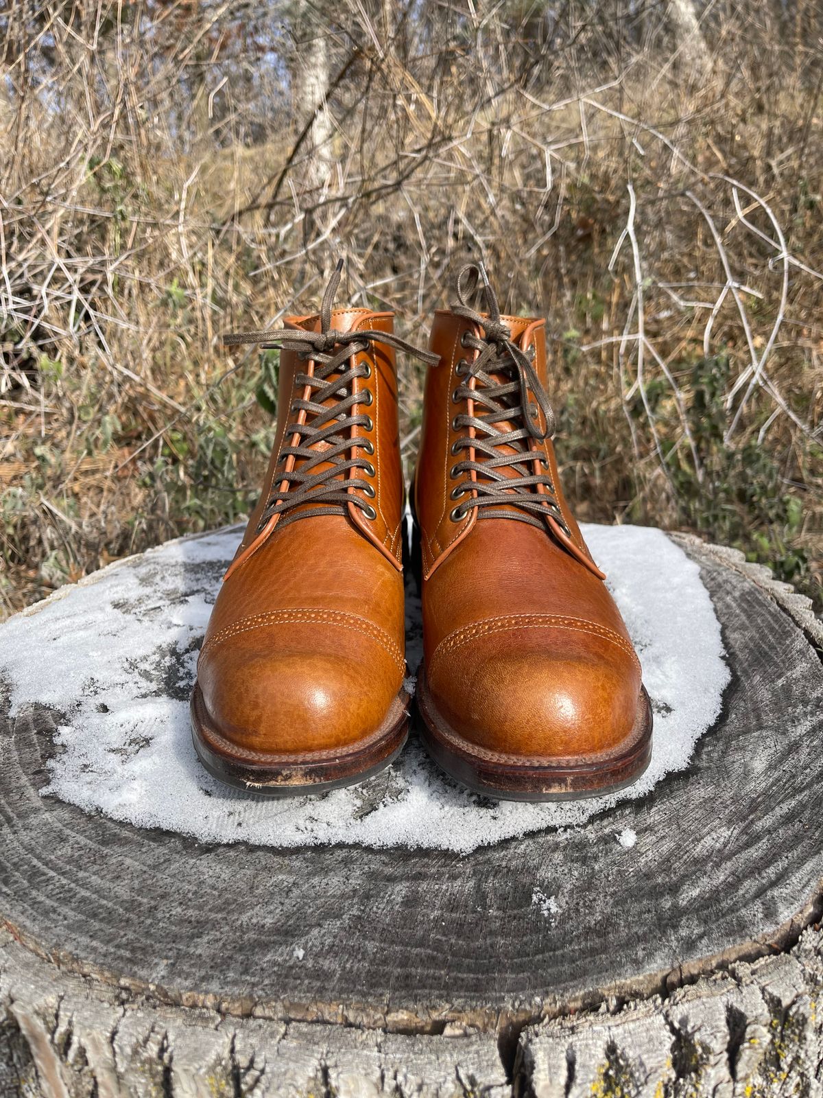 Photo by HonestHunter on December 3, 2024 of the Viberg Service Boot BCT in Shinki Cognac Teacore Horsebutt.