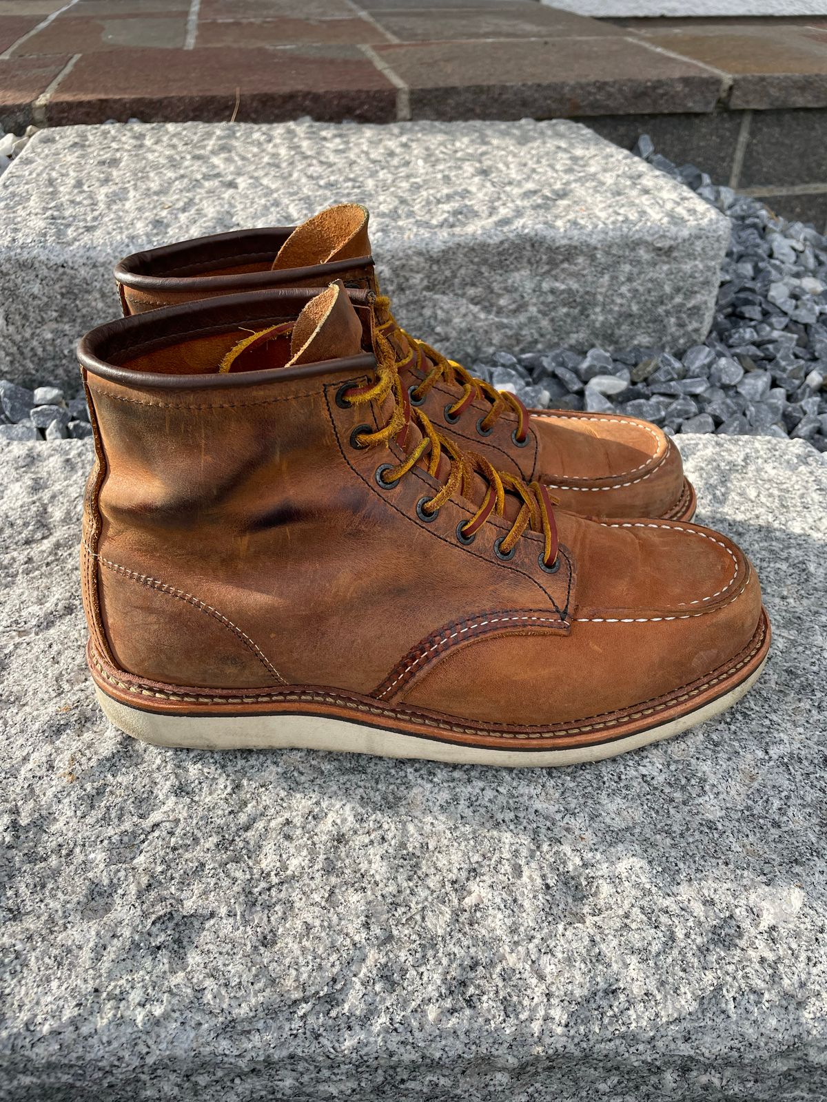 Photo by DRVX on November 5, 2022 of the Red Wing 6-Inch Classic Moc in S.B. Foot Copper Rough and Tough.