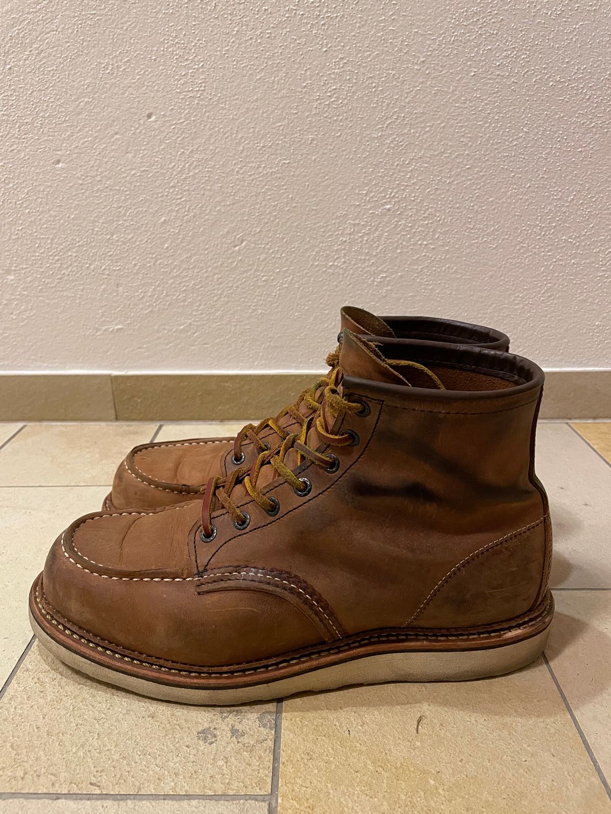 Photo by DRVX on December 5, 2022 of the Red Wing 6-Inch Classic Moc in S.B. Foot Copper Rough and Tough.