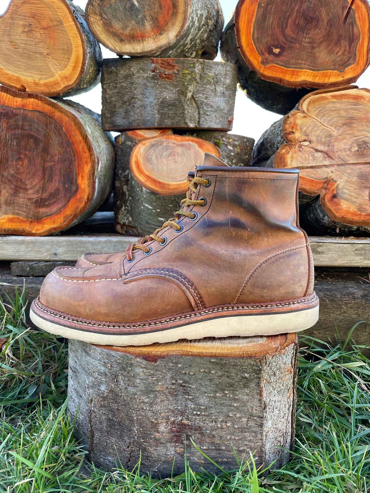 Photo by DRVX on January 1, 2023 of the Red Wing 6-Inch Classic Moc in S.B. Foot Copper Rough and Tough.