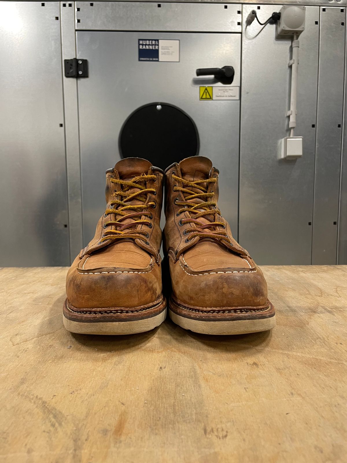 Photo by DRVX on February 5, 2023 of the Red Wing 6-Inch Classic Moc in S.B. Foot Copper Rough and Tough.