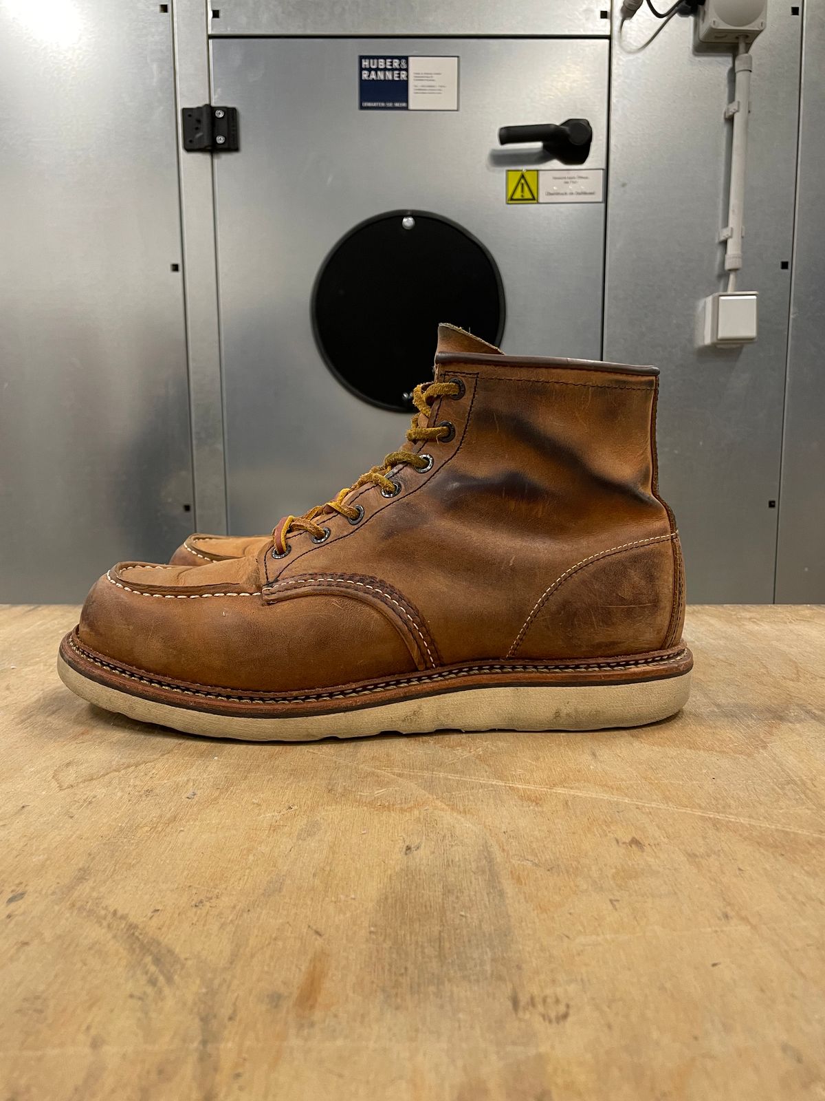 Photo by DRVX on February 5, 2023 of the Red Wing 6-Inch Classic Moc in S.B. Foot Copper Rough and Tough.